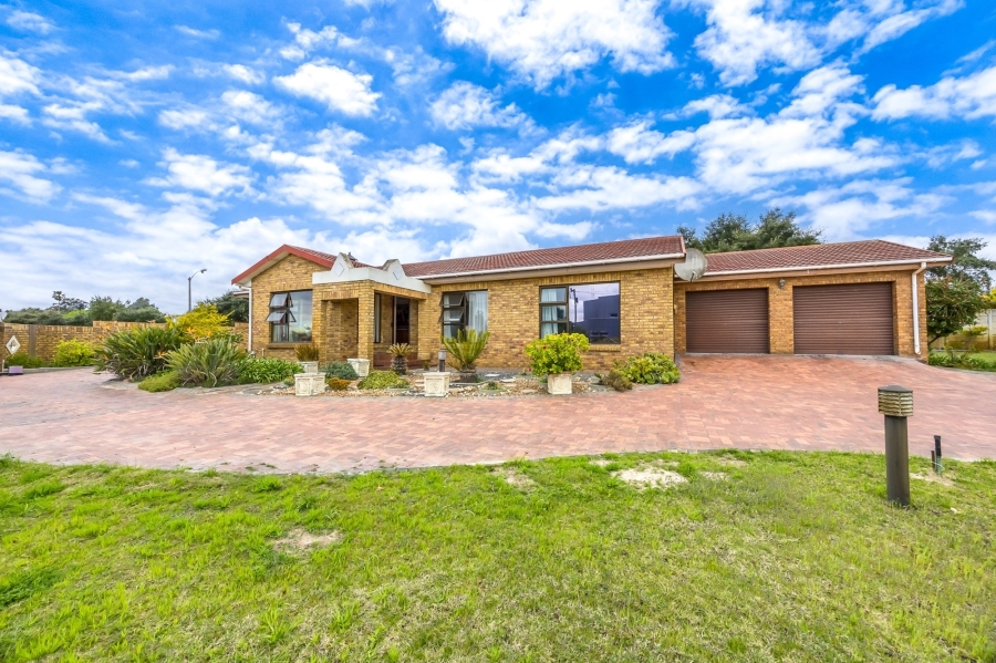 9 Bedroom Property for Sale in Vierlanden Western Cape